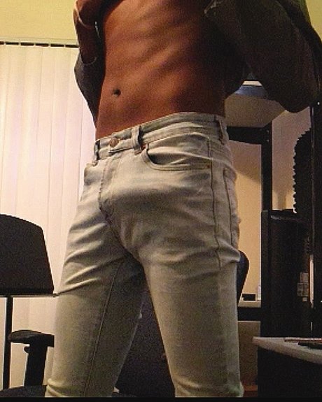 Damien Q_ OnlyFans-Post