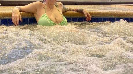 qbee 18_ Nacktbilder von OnlyFans