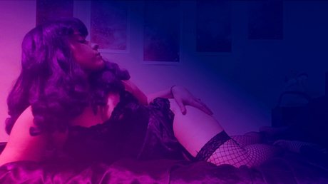 Purple Goddexxx Nacktbilder von OnlyFans