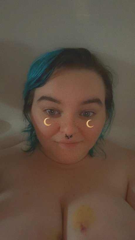 God s Little Priestess OnlyFans Nacktbilder