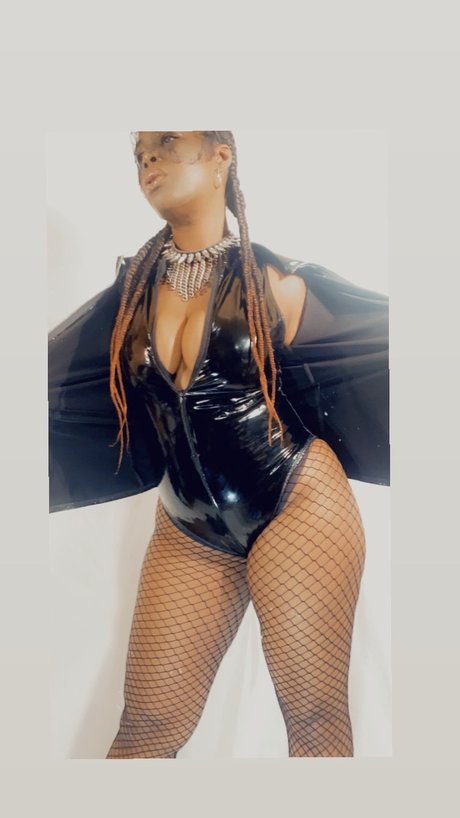 TheeStallion617 Nackt