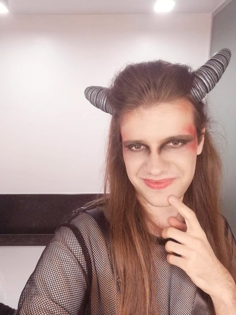 Queer Horny Incubus Leaks von Nacktbildern auf OnlyFans