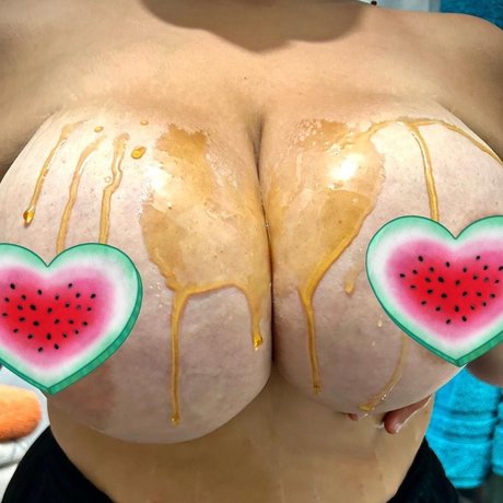 QueenMelons OnlyFans Inhalte