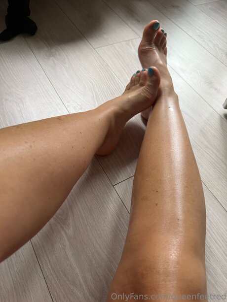 Queenfeetred OnlyFans-Bilder