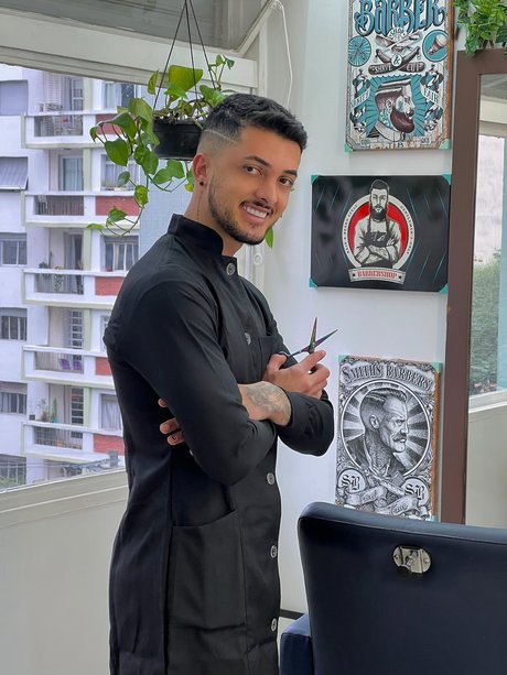 _Naked barber_ Nackt Leaks OnlyFans