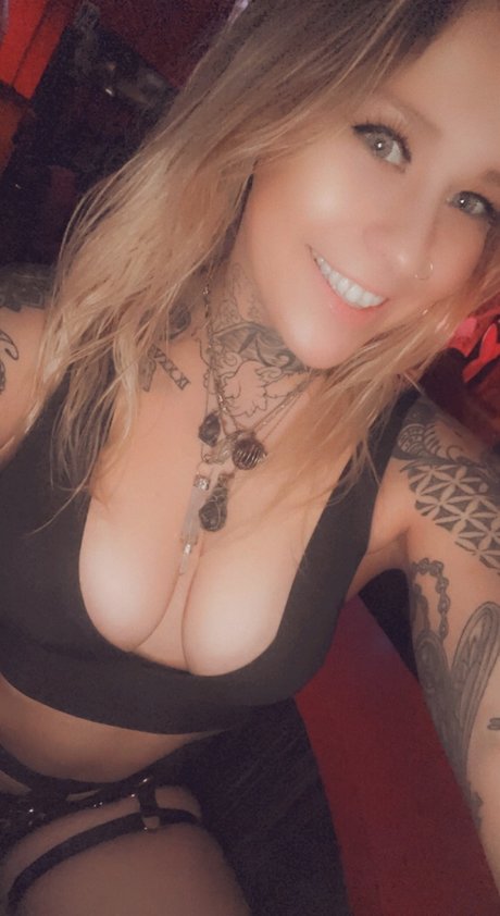 Ducatibaee 716 Nacktpornos auf OnlyFans