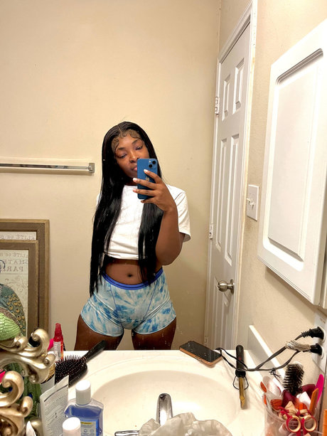 Sextin with Shaye the tiger OnlyFans Leaks