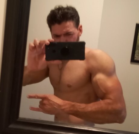 DeRock With Me OnlyFans-Creator