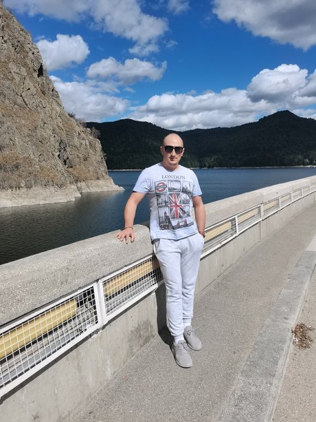 R zvan OnlyFans Porno