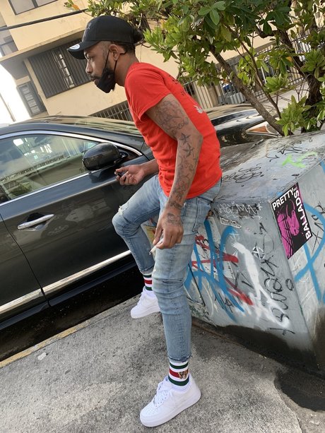 RaySinatraa OnlyFans-Bilder