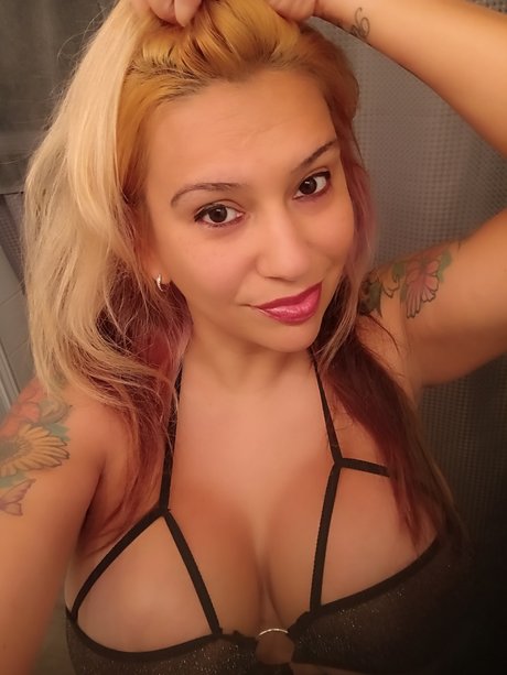 Cherry Bond Nacktbilder von OnlyFans geleakt