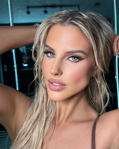 Renee Richards_ Sex auf OnlyFans