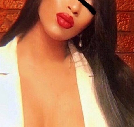 Renay Blue OnlyFans Model Bilder