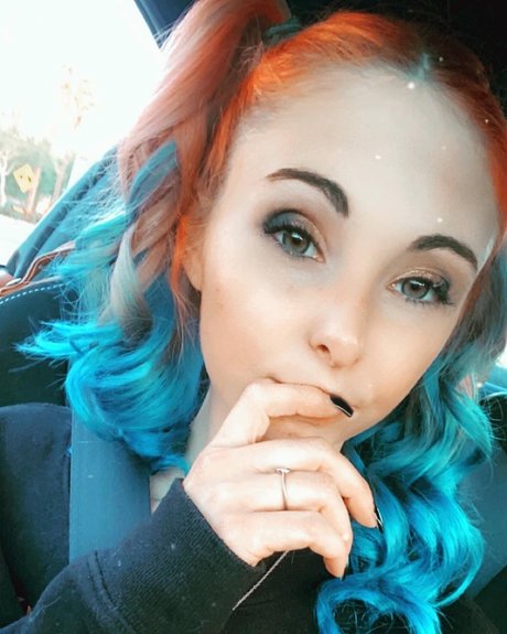 Redneck Barbie Nacktpornos auf OnlyFans