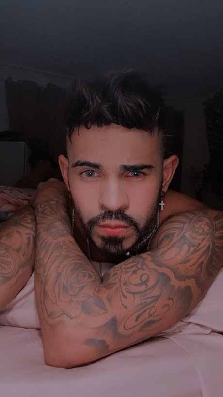 Ronny Aislan 3 6_ Oben ohne OnlyFans