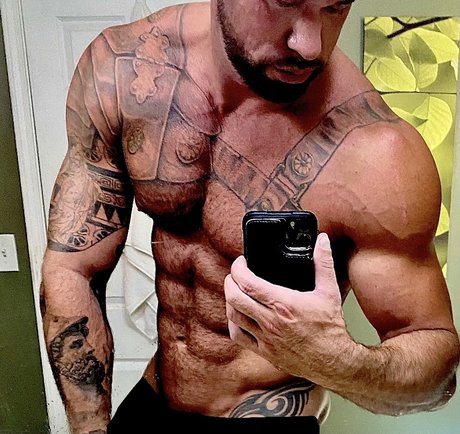 Michael Roman OnlyFans Bilder
