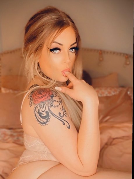 Riley Lockhart OnlyFans Model Fotos