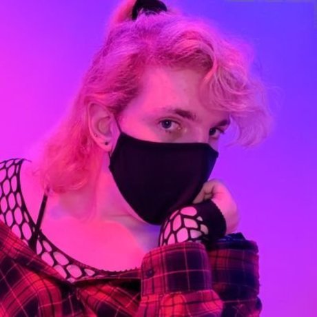 Goth GF Riki Nacktbilder von OnlyFans