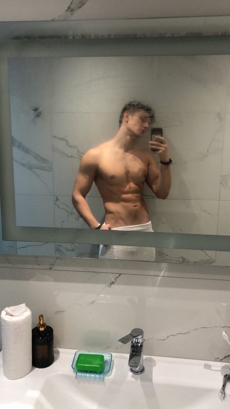R dvan taytan OnlyFans Sex Leaks