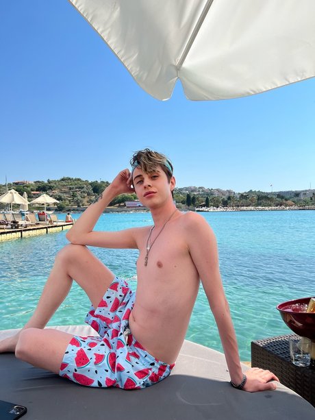 R zgar Ozan Dikici Nacktbilder OnlyFans