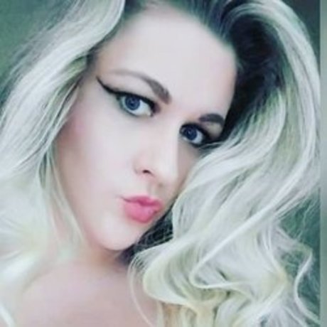 Rose Queen OnlyFans Bilder nackt