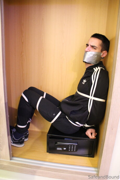 Safe and Bound OnlyFans Pornografie gratis