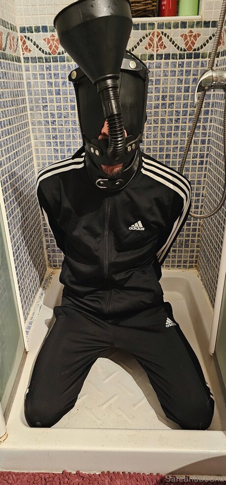 Safe and Bound Leaks von Nacktbildern auf OnlyFans