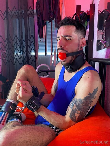 Safe and Bound OnlyFans nackte Brüste