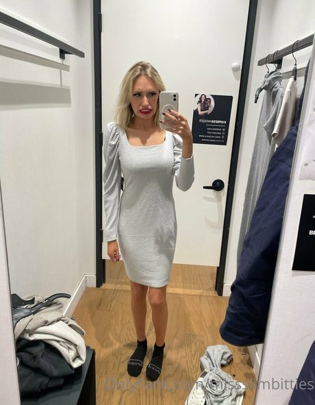 maddymeadows OnlyFans Striptease