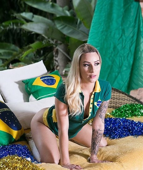 Jenifer Lol OnlyFans explizite Inhalte