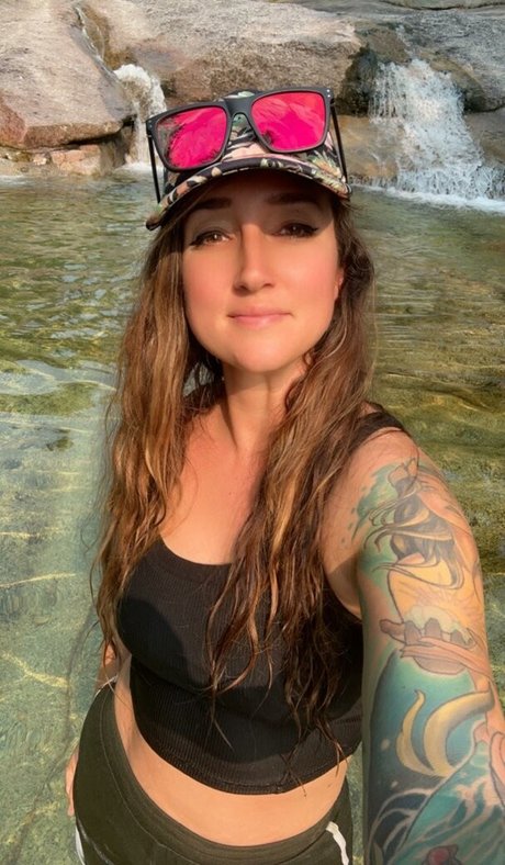 avavette Porn OnlyFans Leaks