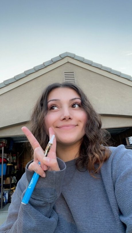 ayemazing Nacktpornos auf OnlyFans