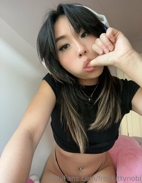 ebenholz asiatische onlyfans Pornografie Bild