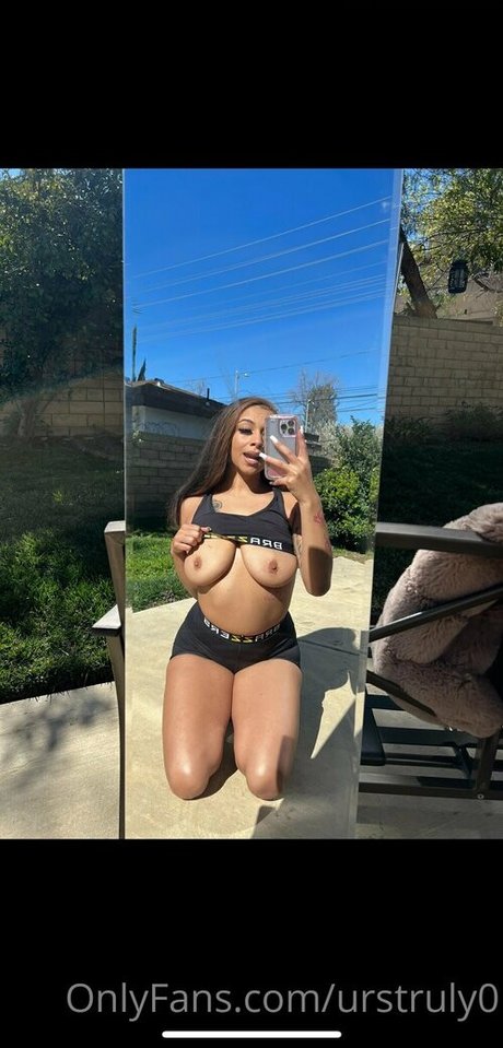 urstruly ali OnlyFans Bilder