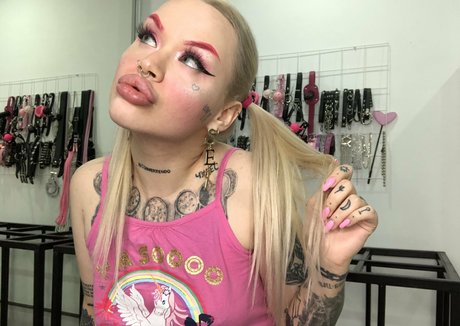 Nasty bimbo OnlyFans Nacktbilder geleakt