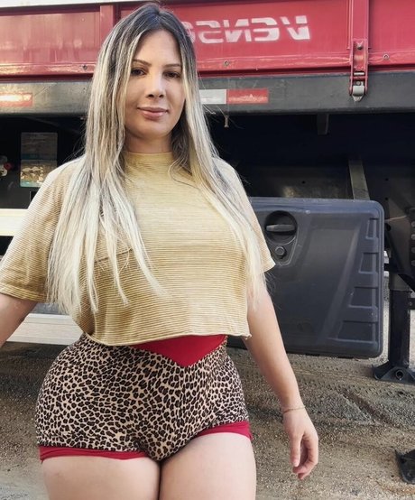 Aline FUtcher Ouriques OnlyFans explizite Inhalte