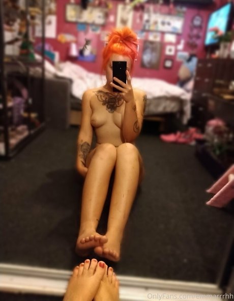 gingertease69 OnlyFans Striptease