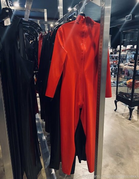 missvaleriexxx OnlyFans Striptease