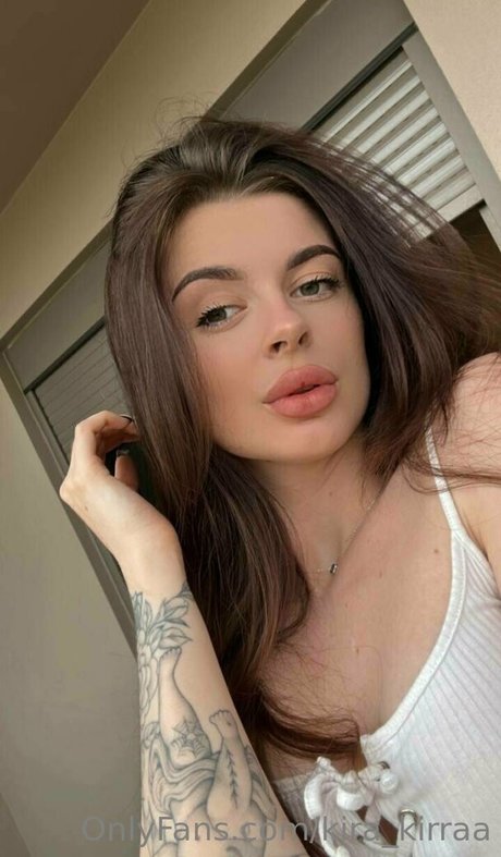 kira kirraa OnlyFans Star