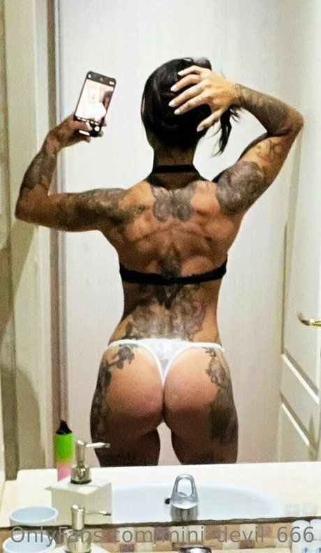 mini devil 666 OnlyFans Nacktbilder