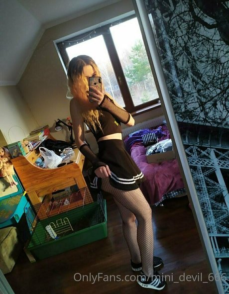 mini devil 666 OnlyFans Pornografie gratis