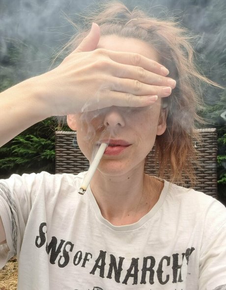 smokingmom Leak von OnlyFans Pornografie