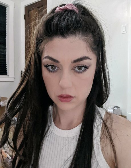 KiraChats OnlyFans Star