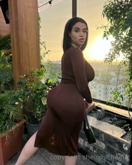 bekleidete onlyfans Kunst nackt Professionell