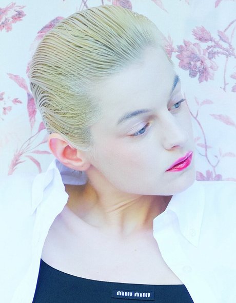 Emma Corrin OnlyFans geleakt