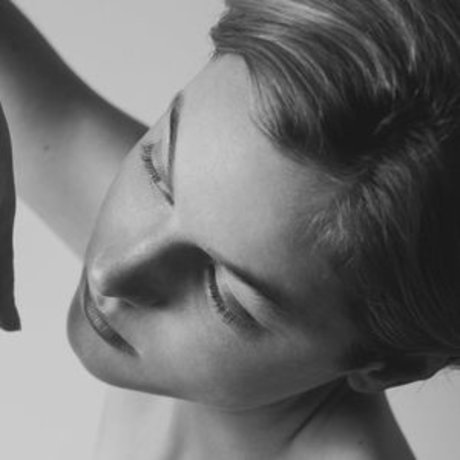 Emma Corrin OnlyFans Fotos