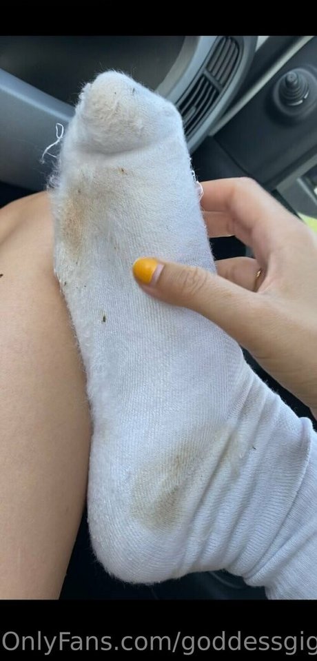 goddessgigantic OnlyFans Bilder