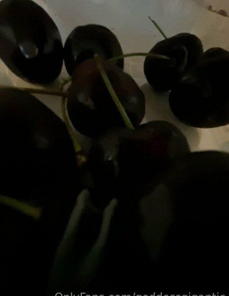 goddessgigantic OnlyFans Strip