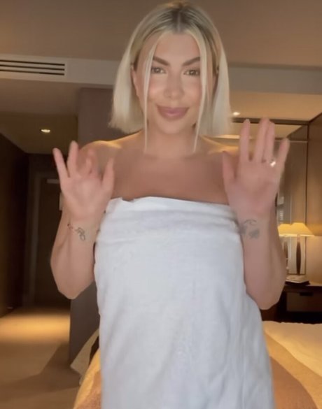 Olivia Buckland Nackt