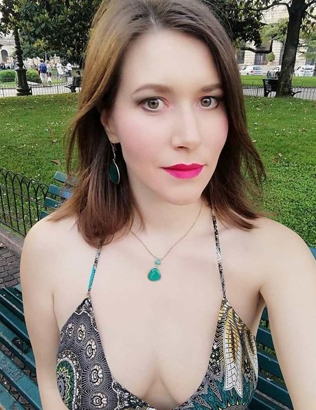 Anna Spase OnlyFans nackte Brüste